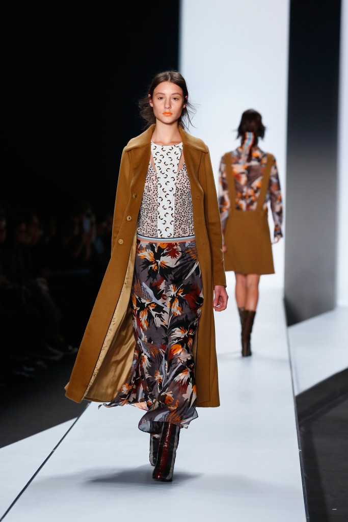 BERLIN, GERMANY - JANUARY 20: A model poses at the Dorothee Schumacher in cooperation with Mastercard show during the Mercedes-Benz Fashion Week Berlin Autumn/Winter 2016 at Brandenburg Gate on January 20, 2016 in Berlin, Germany. (Photo by Frazer Harrison/Getty Images for Dorothee Schumacher)